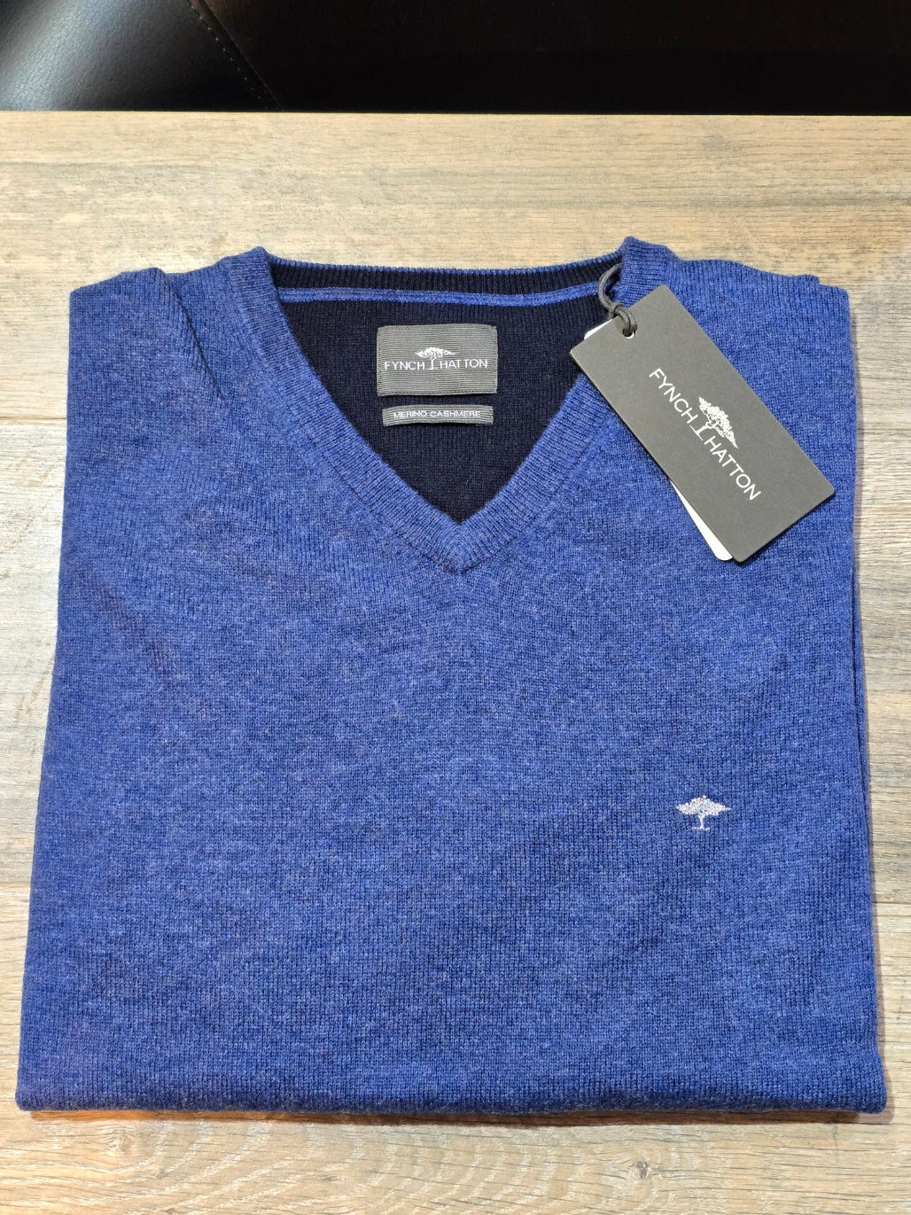FYNCH-HATTON WINTER V NECK WOOL & CASHMERE JUMPER