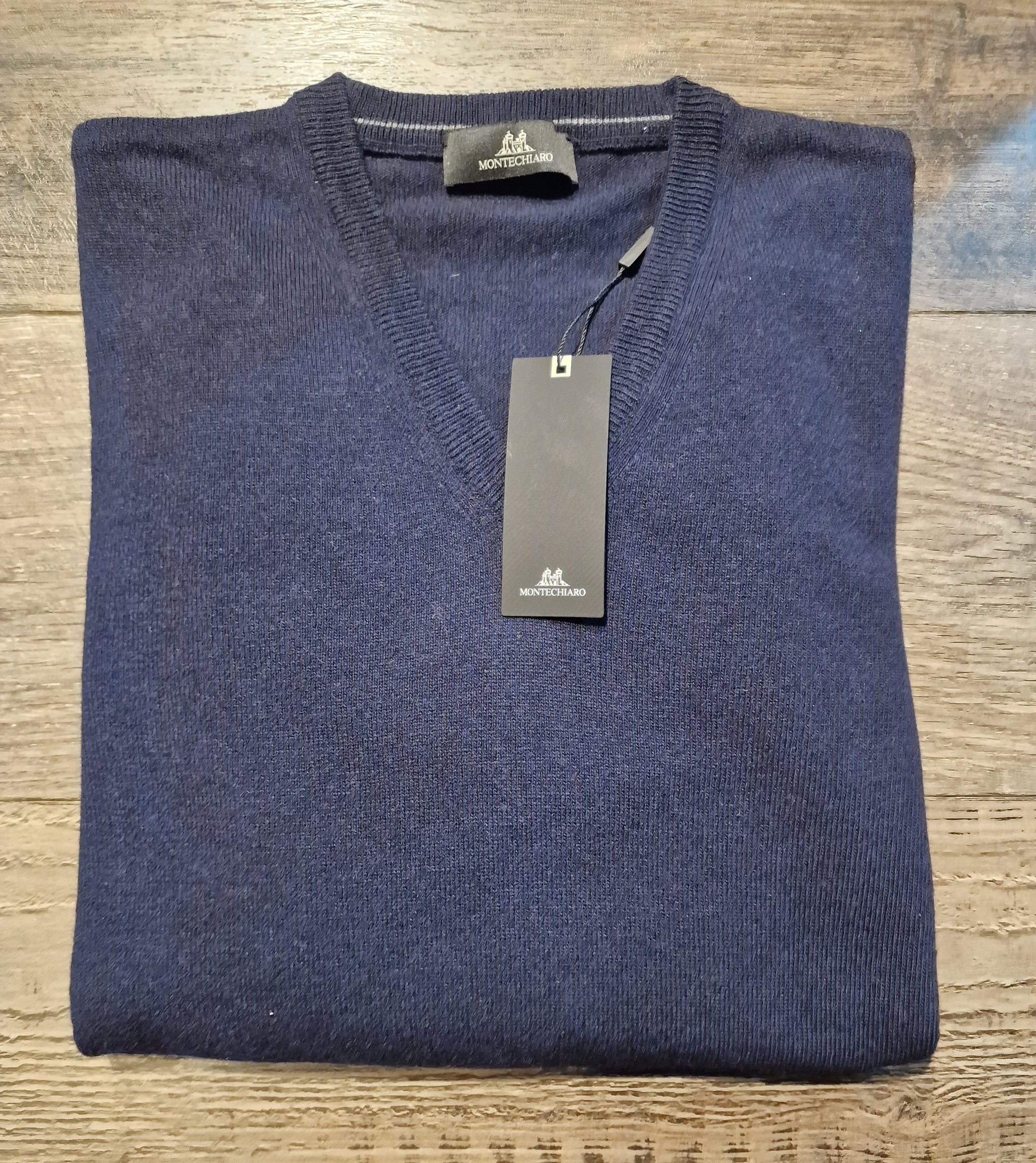 MONTOCHIARO Wool and Cashmere V neck Jumpers