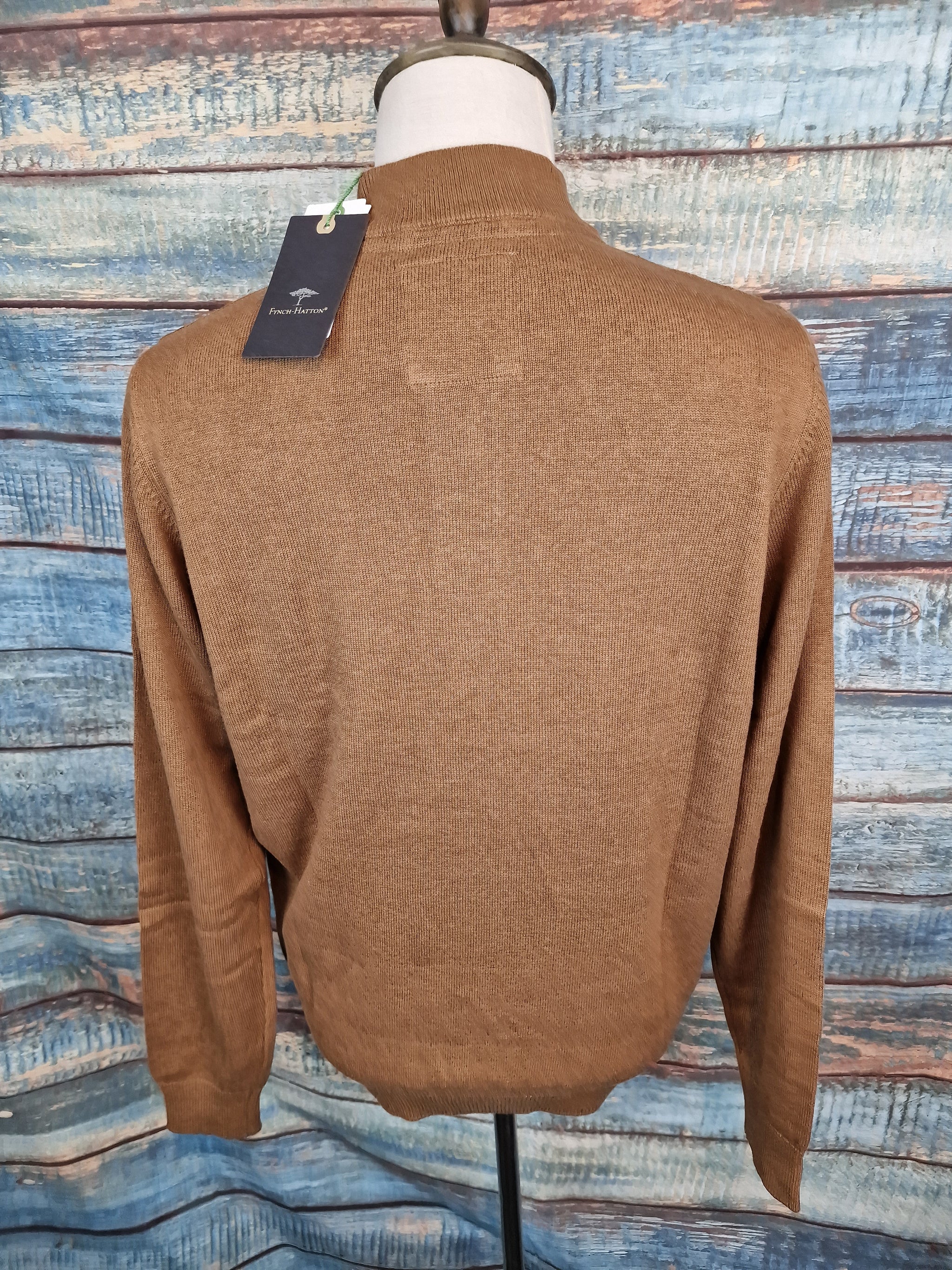 FYNCH-HATTON SWEATER WITH BUTTONED TROYER COLLAR