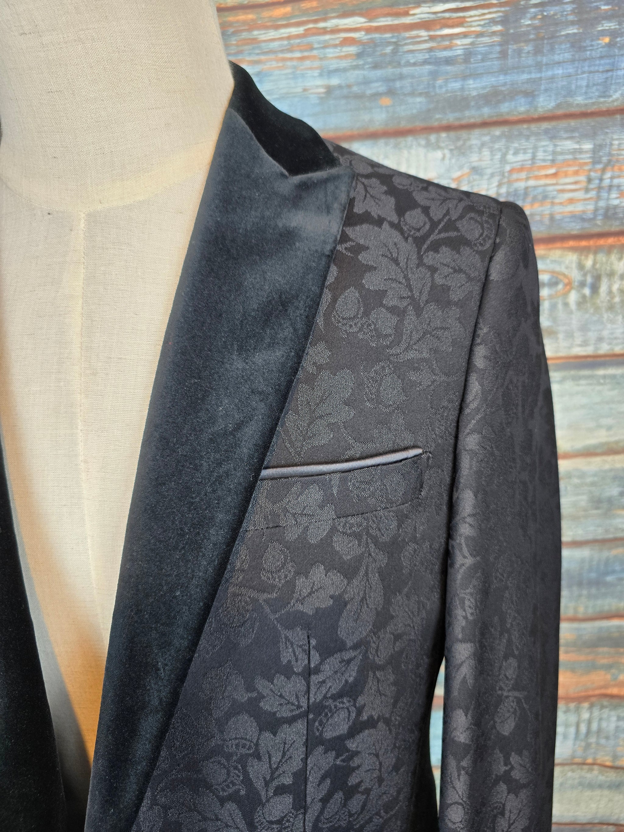 Remus Uomo Slim Fit Black Oak leaf Print Jacket with velvet collar