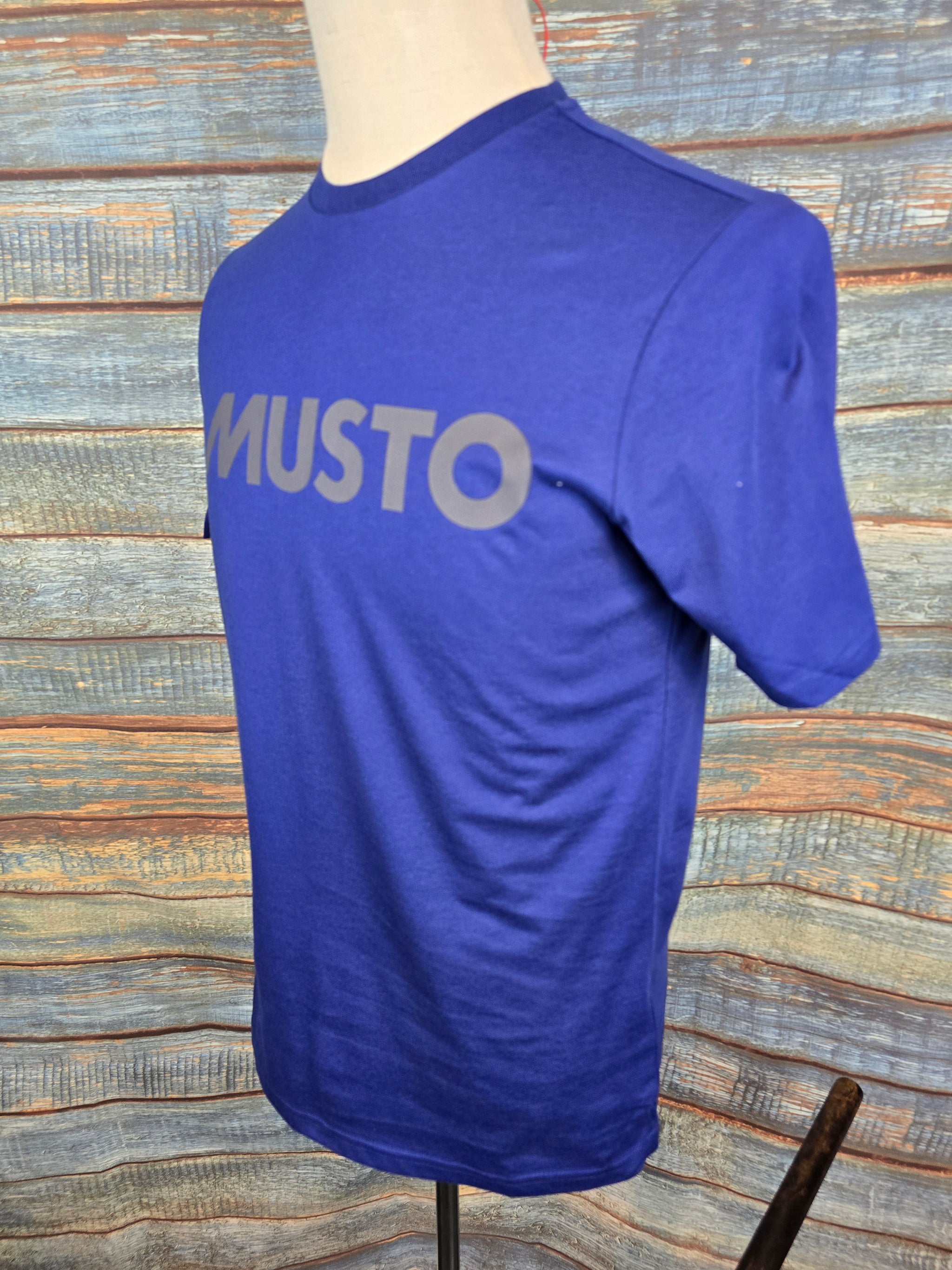 MUSTO MEN'S LOGO TEE