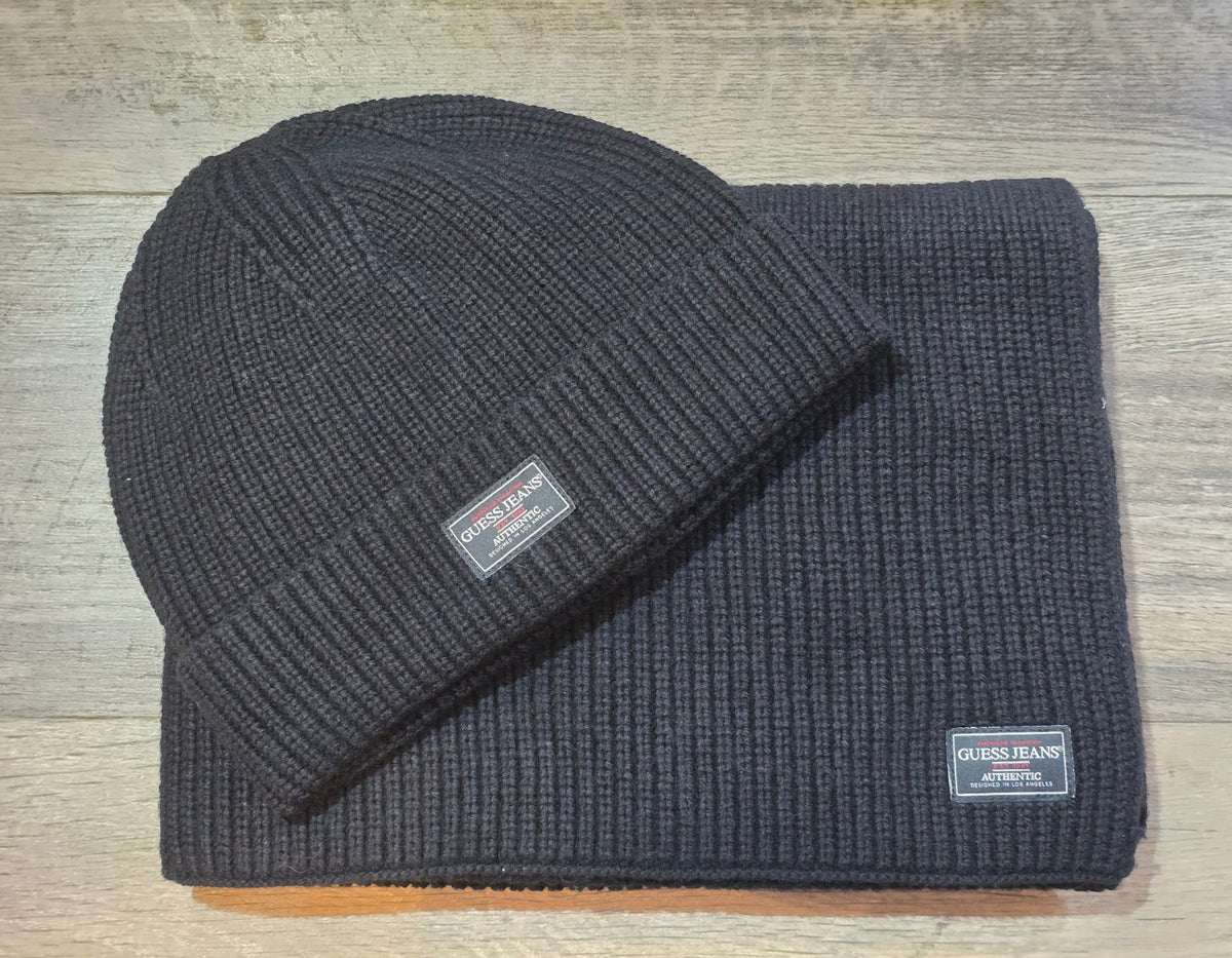 Guess Jeans Scarfs and Beanies
