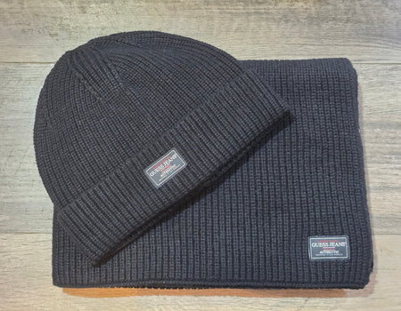 Guess Jeans Scarfs and Beanies