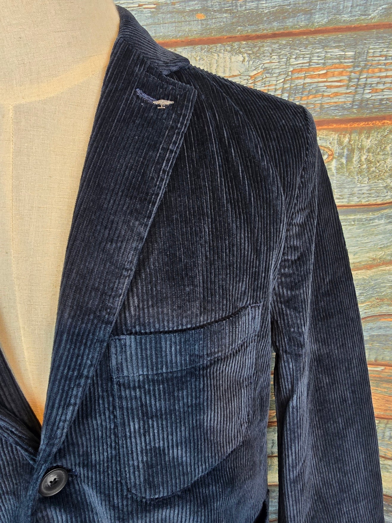 FYNCH-HATTON Unstructured Corduroy  3 Button Blazer