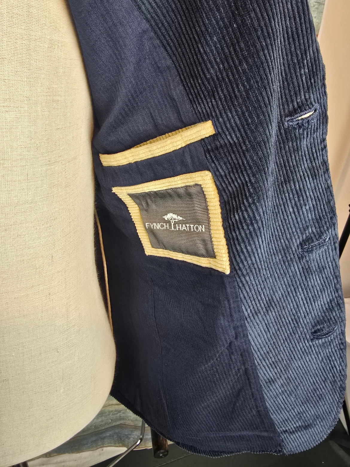 FYNCH-HATTON Unstructured Corduroy  3 Button Blazer