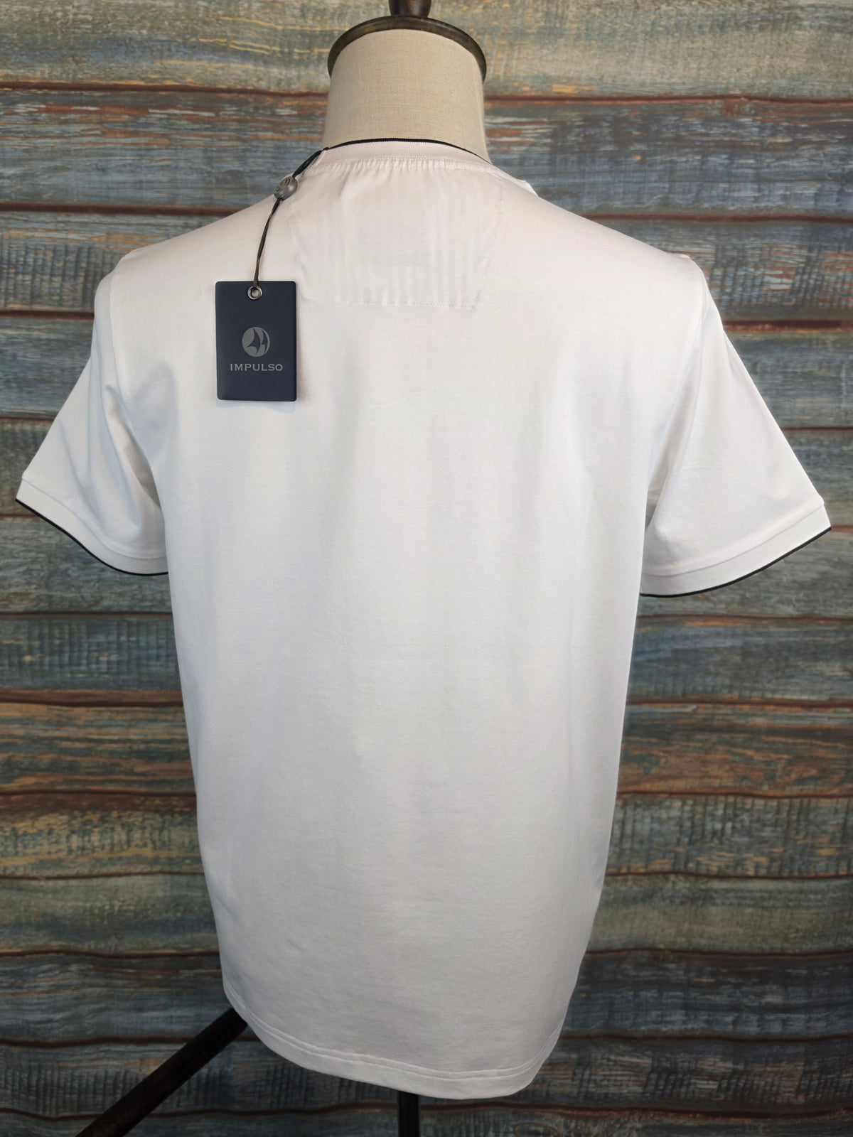 IMPULSO white T-Shirt with Embroidered Lemon