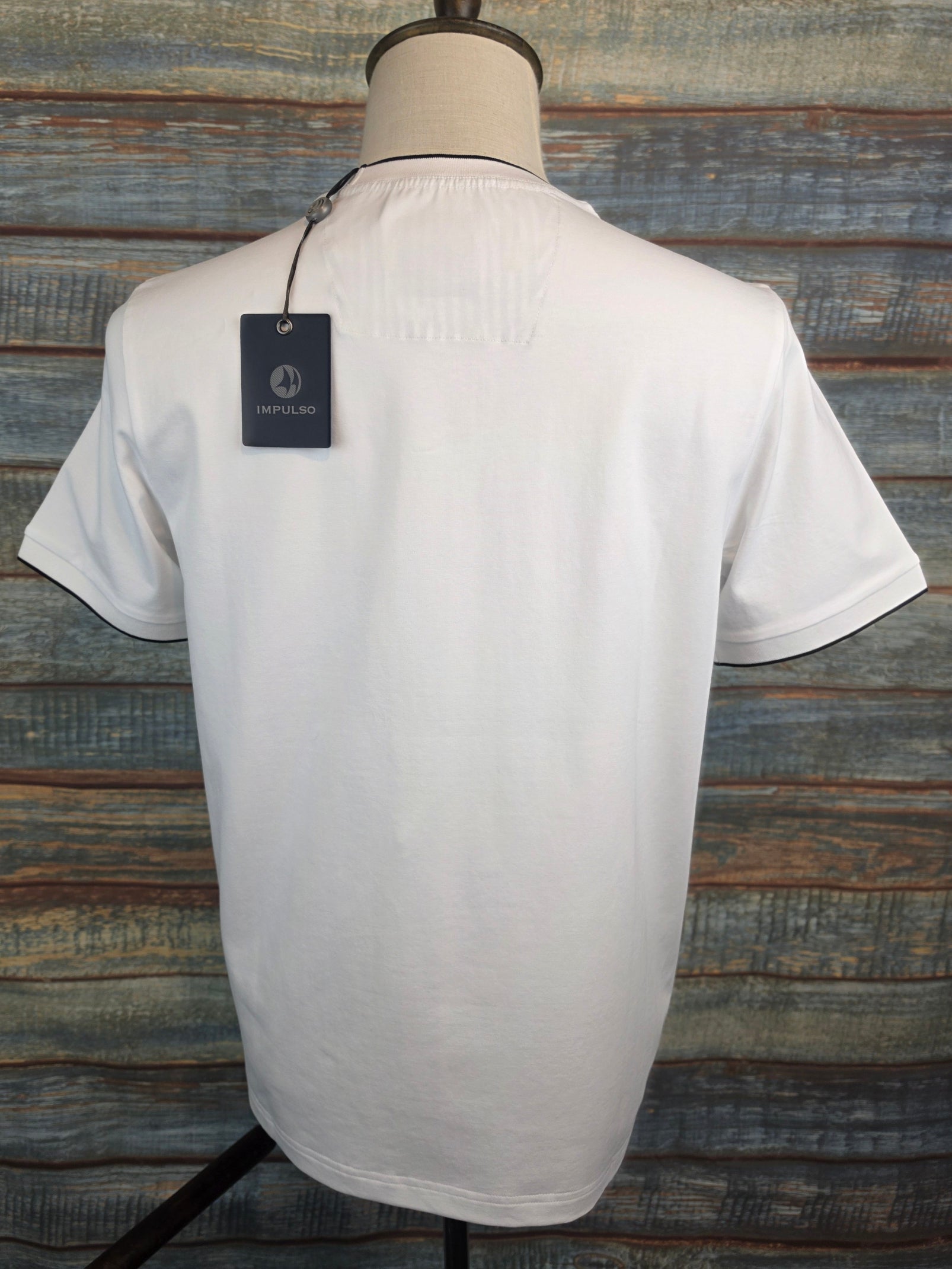 IMPULSO white T-Shirt with Embroidered Lemon