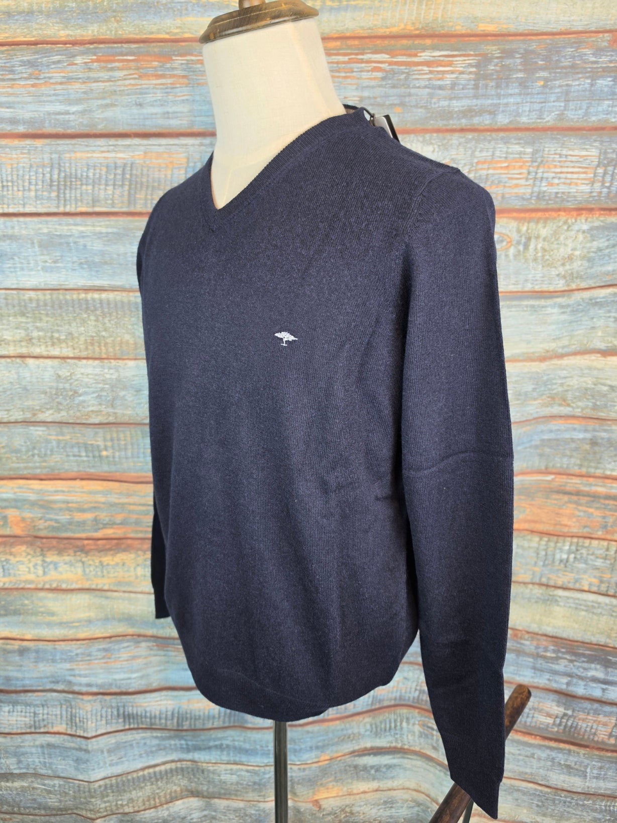 FYNCH-HATTON V-NECK WOOL & CASHMERE JUMPERS
