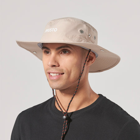 EVOLUTION FAST DRY BRIMMED HAT