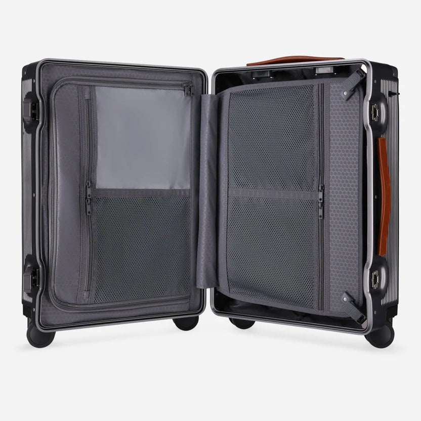 Jekyll & Hide hard shell cabin suitcase