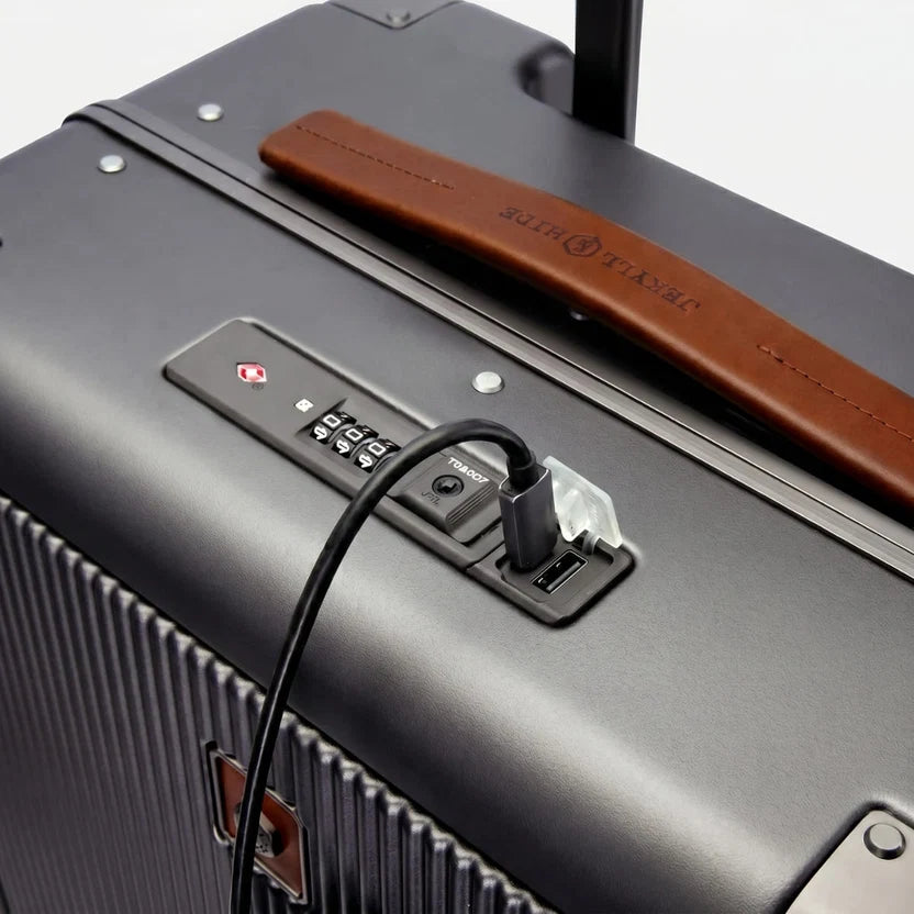Jekyll & Hide hard shell cabin suitcase