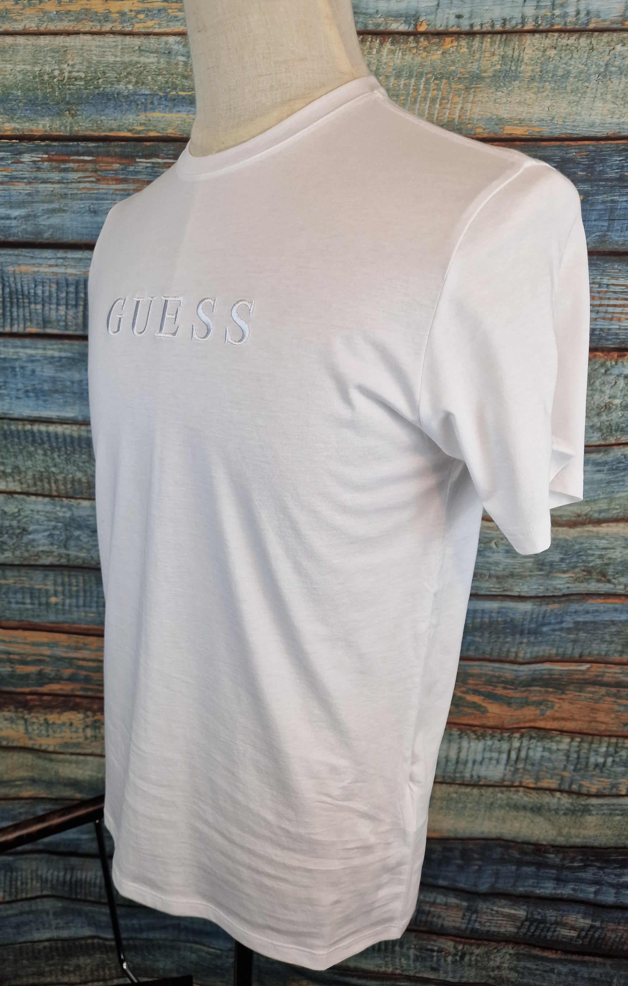 Guess Embroidered logo T-shirt