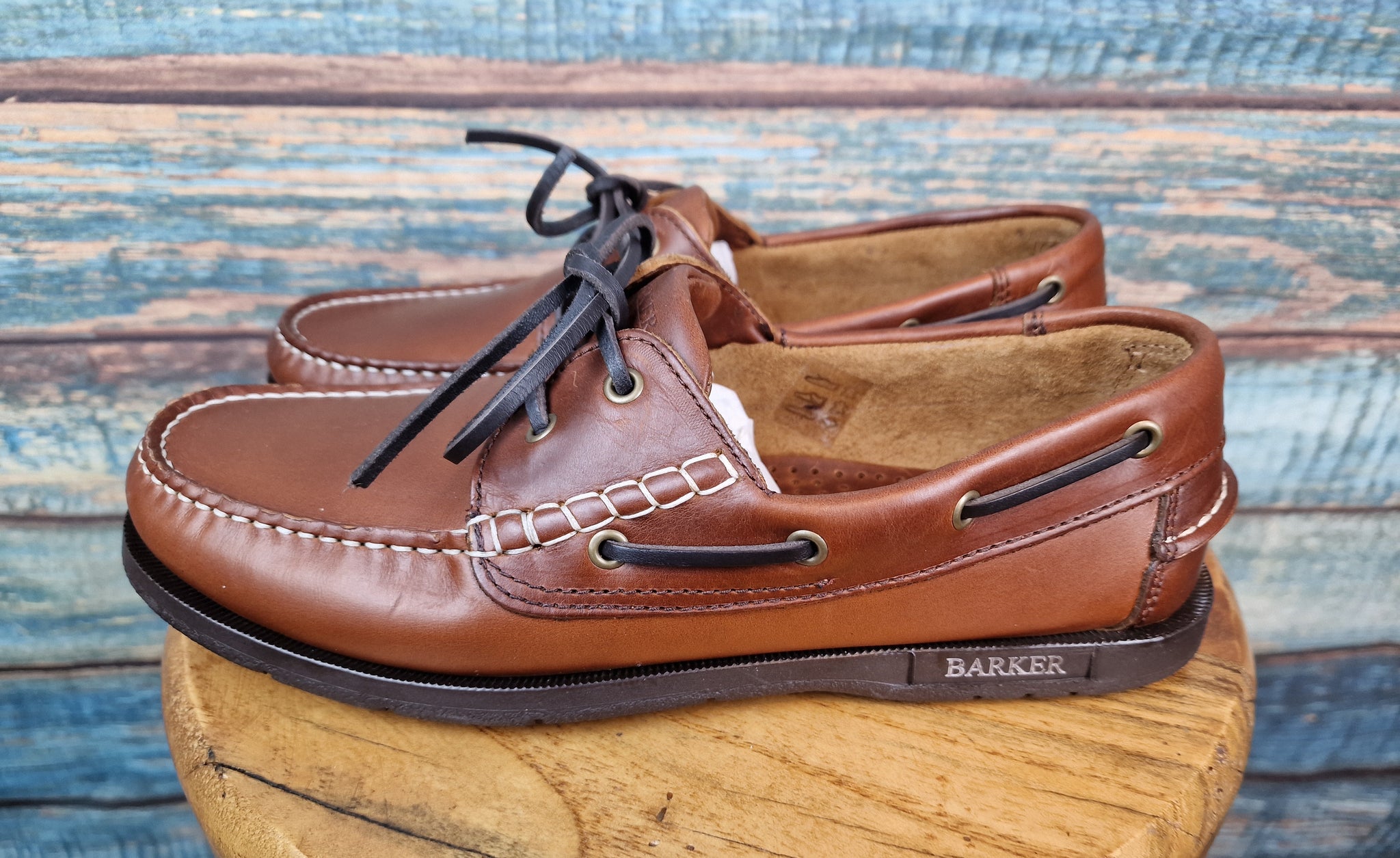 Loake 524 hot sale boat shoe