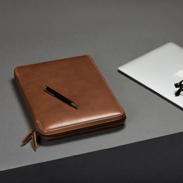 Jekyll & Hide A4 ZIP AROUND FOLDER